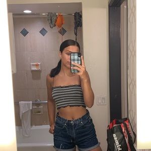 seamless urban outfitters tank